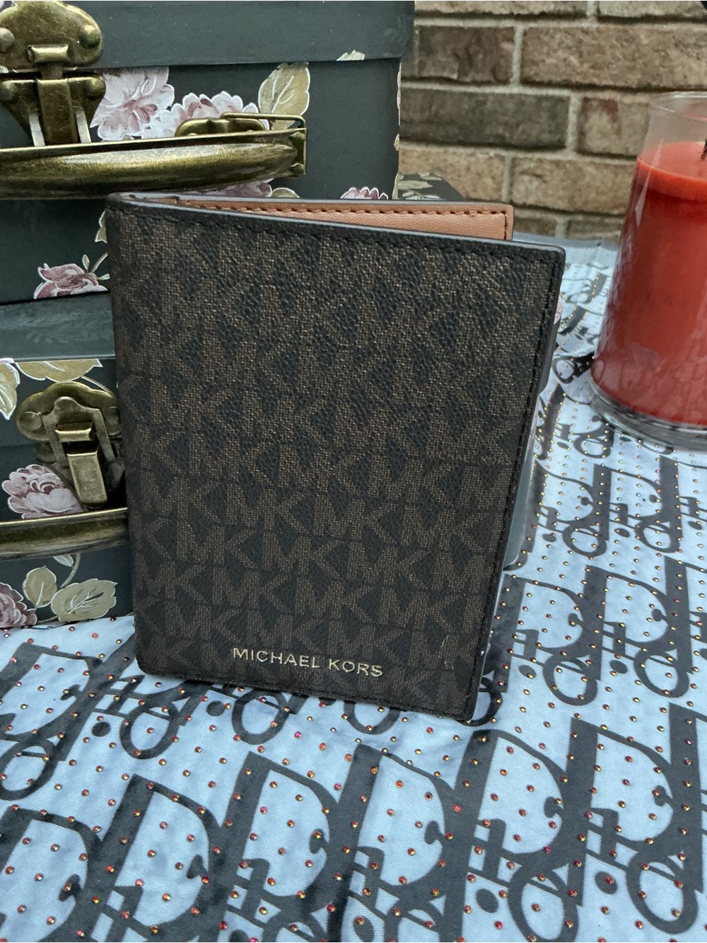 MICHEAL KORS Jet Set Travel Passport Wallet